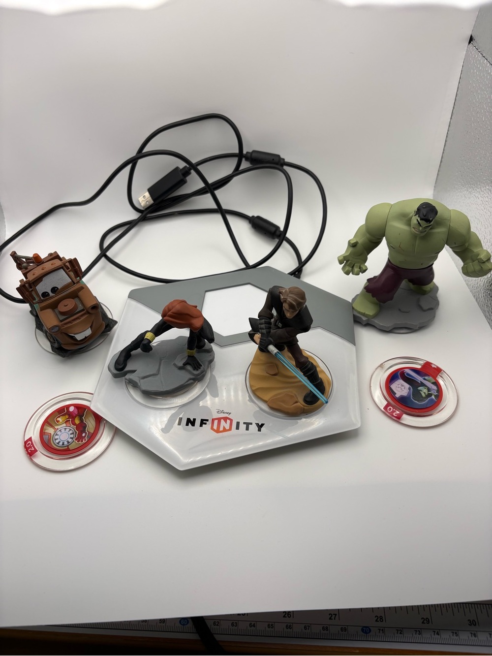 Lot of 5 Disney Infinity Game Figures and Power Discs